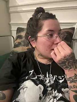 cherryxxox online show from April 21, 2026, 12:34 am