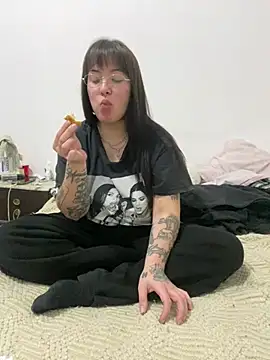 Snapshot of cherryxxox chatting on May 11, 2026, 2:17 am cherryxxox online show from May 11, 2026, 2:17 am