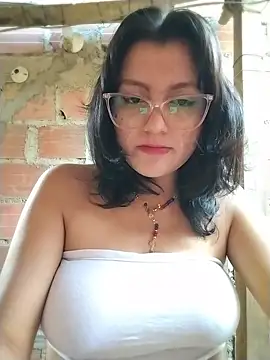 sienna elara online show from June 27, 2026, 11:04 am