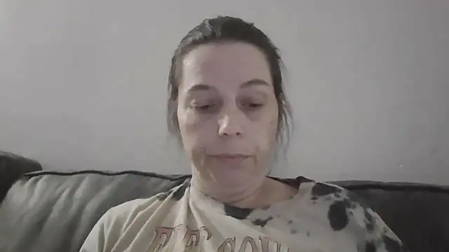 lily1982 online show from April 24, 2026, 1:19 am