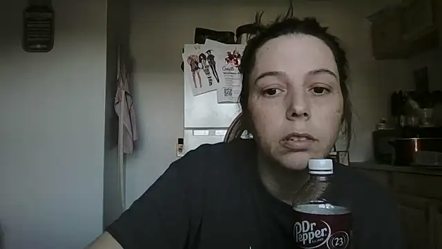 lily1982 online show from May 13, 2026, 10:06 pm