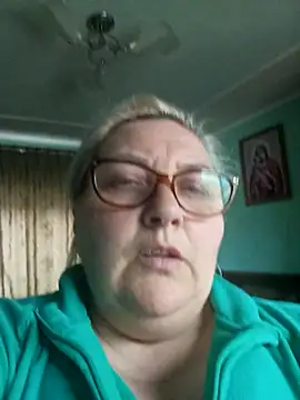 AureliaSky598 online show from May 7, 2026, 2:44 pm