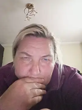 AureliaSky598 online show from June 3, 2026, 4:56 pm