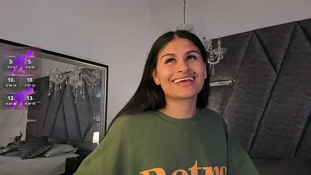 Snapshot of Cleopattra chatting on June 1, 2026, 8:43 pm Cleopattra online show from June 1, 2026, 8:43 pm
