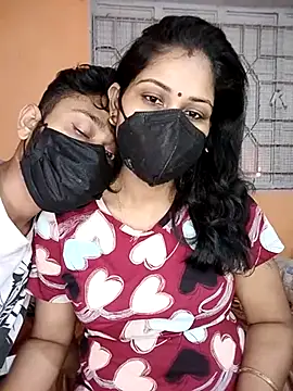Snapshot of hornycouple096 chatting on April 30, 2026, 10:43 am hornycouple096 online show from April 30, 2026, 10:43 am