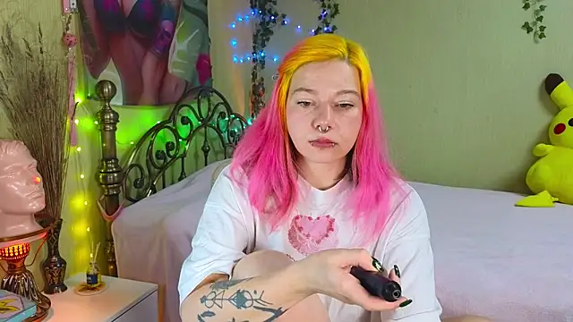 Snapshot of Sansarella chatting on December 15, 2025, 1:04 pm Sansarella online show from December 15, 2025, 1:04 pm