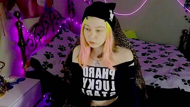 Sansarella online show from March 15, 2026, 3:29 pm