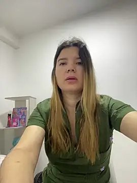 Snapshot of amelia_16 chatting on June 17, 2026, 8:28 am amelia 16 online show from June 17, 2026, 8:28 am