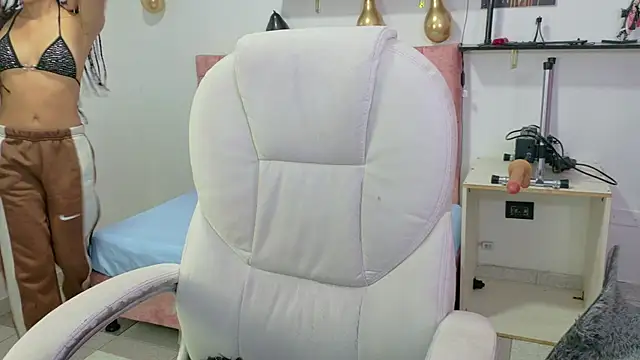Snapshot of VelinaHoney chatting on July 17, 2026, 12:34 pm VelinaHoney online show from July 17, 2026, 12:34 pm