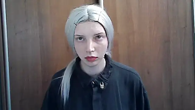 Snapshot of Crimson_Lady chatting on May 20, 2026, 5:41 pm Crimson Lady online show from May 20, 2026, 5:41 pm