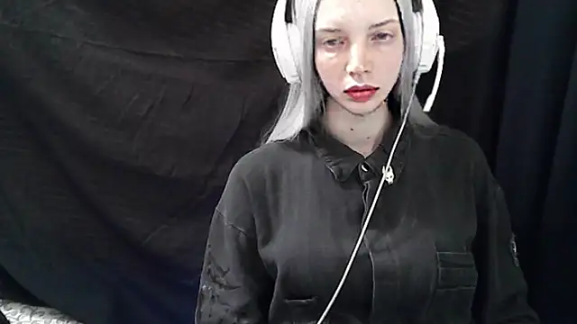 Snapshot of Crimson_Lady chatting on May 27, 2026, 5:54 pm Crimson Lady online show from May 27, 2026, 5:54 pm