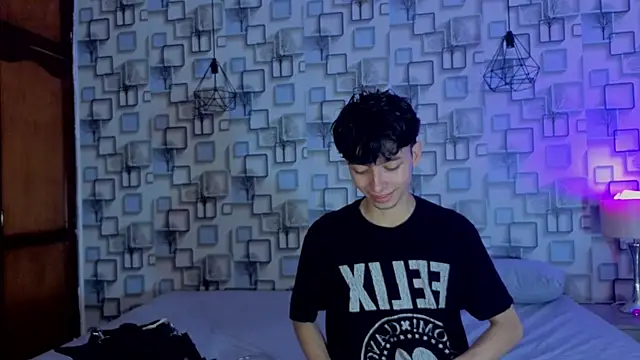 Snapshot of Twink_Sebas7 chatting on June 24, 2026, 12:15 pm Twink Sebas7 online show from June 24, 2026, 12:15 pm