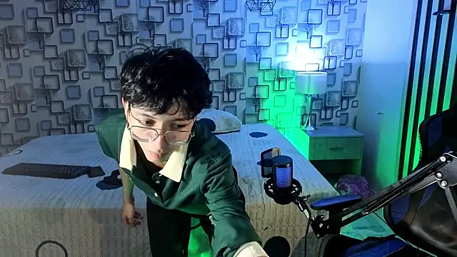 Snapshot of Twink_Sebas7 chatting on July 18, 2026, 3:22 am Twink Sebas7 online show from July 18, 2026, 3:22 am
