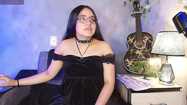 ambar  devon online show from April 9, 2026, 8:14 pm