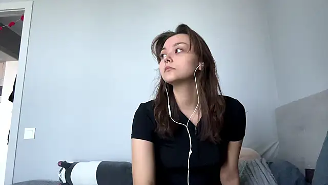 Thyeiysyla online show from April 15, 2026, 10:11 am