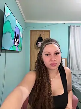 sophiiahot online show from June 12, 2026, 11:53 am