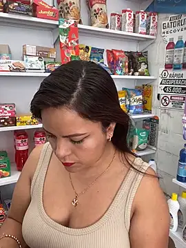 MIA ROSSEEE online show from April 22, 2026, 1:34 pm