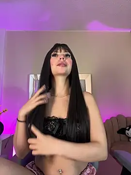Snapshot of sweett_sophie1 chatting on July 8, 2026, 10:14 pm sweett sophie1 online show from July 8, 2026, 10:14 pm