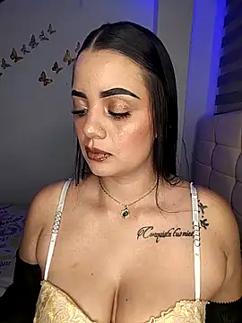 Luna scarllet8 online show from April 23, 2026, 7:38 pm