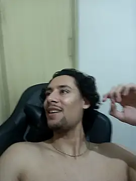 Snapshot of Emilprime chatting on April 10, 2026, 1:33 am Emilprime online show from April 10, 2026, 1:33 am