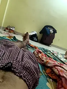  younger couples  online show from April 23, 2026, 12:40 pm