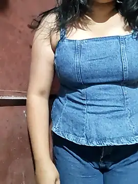  younger couples  online show from April 28, 2026, 1:37 am