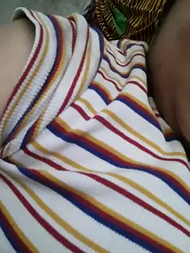  younger couples  online show from April 28, 2026, 5:51 pm