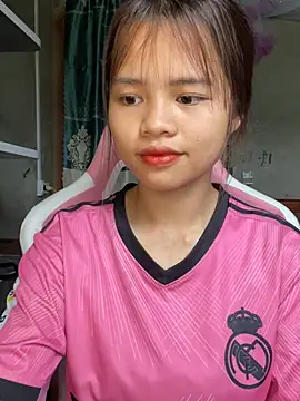 mayha11 online show from April 19, 2026, 2:44 am