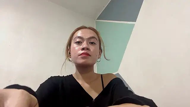 LadyBianca19 online show from May 1, 2026, 12:21 pm