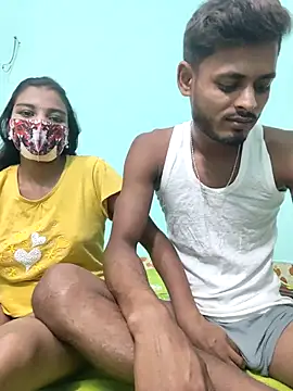 Hot-Couple4 online show from May 4, 2026, 4:47 pm