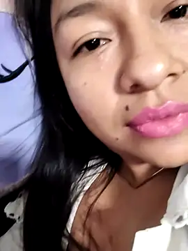 Snapshot of alisonnturbay chatting on June 25, 2026, 2:44 am alisonnturbay online show from June 25, 2026, 2:44 am