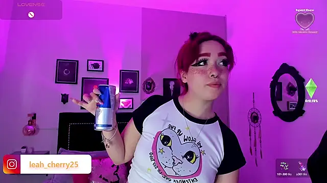 Snapshot of Leah_cherry chatting on June 2, 2026, 9:50 pm Leah cherry online show from June 2, 2026, 9:50 pm