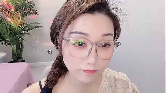 Snapshot of Yunxi- chatting on May 3, 2026, 3:34 am Yunxi- online show from May 3, 2026, 3:34 am