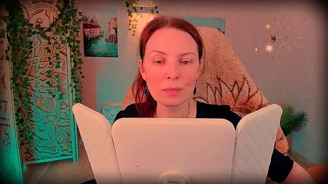 Snapshot of LanaRadiance chatting on June 6, 2026, 9:47 am LanaRadiance online show from June 6, 2026, 9:47 am