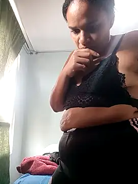 sexybronwlatin online show from April 13, 2026, 5:51 pm