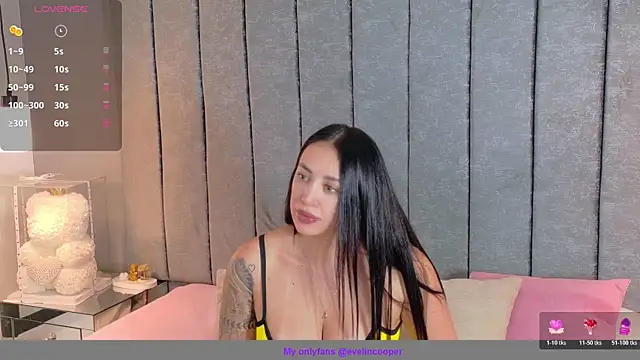 Snapshot of _evelin_cooper chatting on April 21, 2026, 10:01 pm evelin cooper online show from April 21, 2026, 10:01 pm