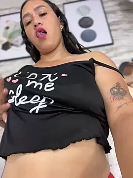 dani zafiro online show from April 21, 2026, 3:57 am