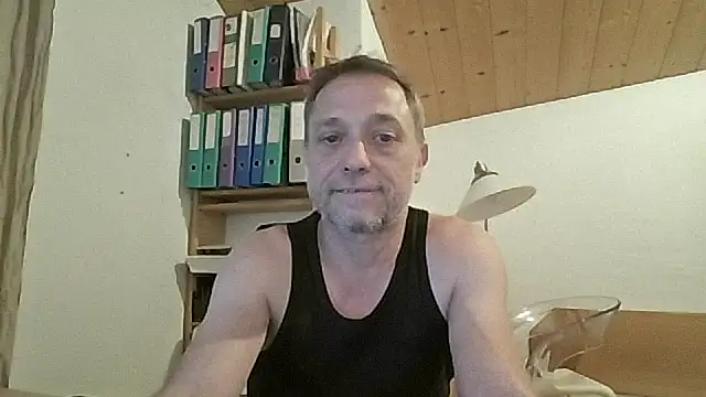 nue52 online show from July 16, 2026, 9:32 pm
