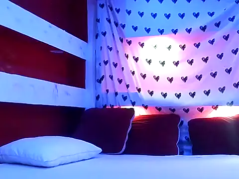 BellaNoirXXX online show from April 19, 2026, 10:03 am