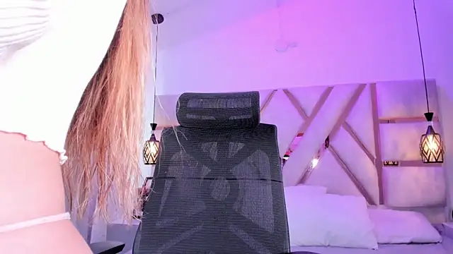 Snapshot of giigii_hadidd chatting on April 30, 2026, 7:20 pm giigii hadidd online show from April 30, 2026, 7:20 pm