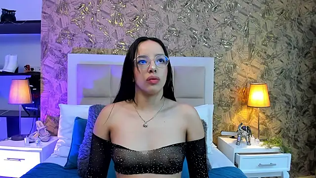 Snapshot of ValkyriaSteel chatting on June 13, 2026, 12:03 pm ValkyriaSteel online show from June 13, 2026, 12:03 pm