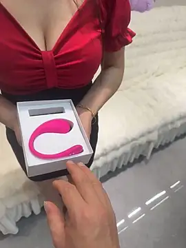 tanhua002 online show from April 12, 2026, 4:56 pm