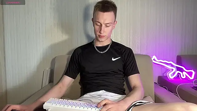 Travis Gracile online show from June 1, 2026, 9:11 am