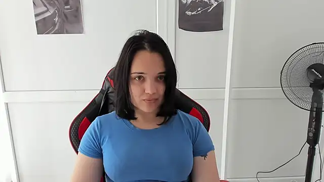 Snapshot of Caroline_cutte chatting on June 3, 2026, 9:56 am Caroline cutte online show from June 3, 2026, 9:56 am