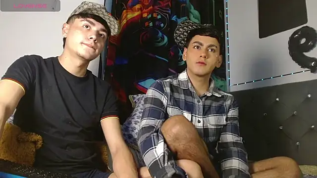 Noah  hot18 online show from April 21, 2026, 5:03 am