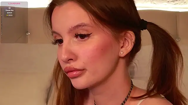 Molly  Quinn online show from April 14, 2026, 5:41 pm