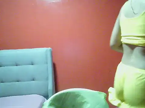 Snapshot of Cutie-Smile chatting on May 17, 2026, 7:10 pm Cutie-Smile online show from May 17, 2026, 7:10 pm