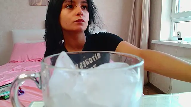 Snapshot of The_Slutty_Fox chatting on June 23, 2026, 8:23 am The Slutty Fox online show from June 23, 2026, 8:23 am