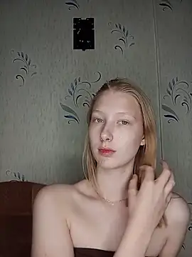 Snapshot of Tanya_Savel chatting on May 18, 2026, 1:02 am Tanya Savel online show from May 18, 2026, 1:02 am