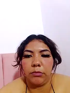 Izel  online show from April 16, 2026, 4:02 am